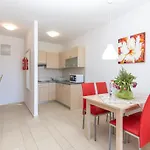 Appartement Lovely In With Wifi