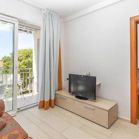 1 Bedroom Awesome In *